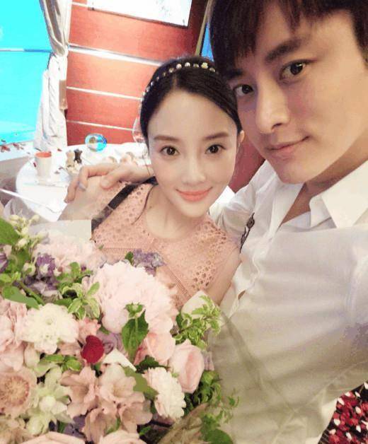 李小璐马苏发同一条微博试水,一个落荒而逃,一个彩旗飘飘_贾乃亮_养生