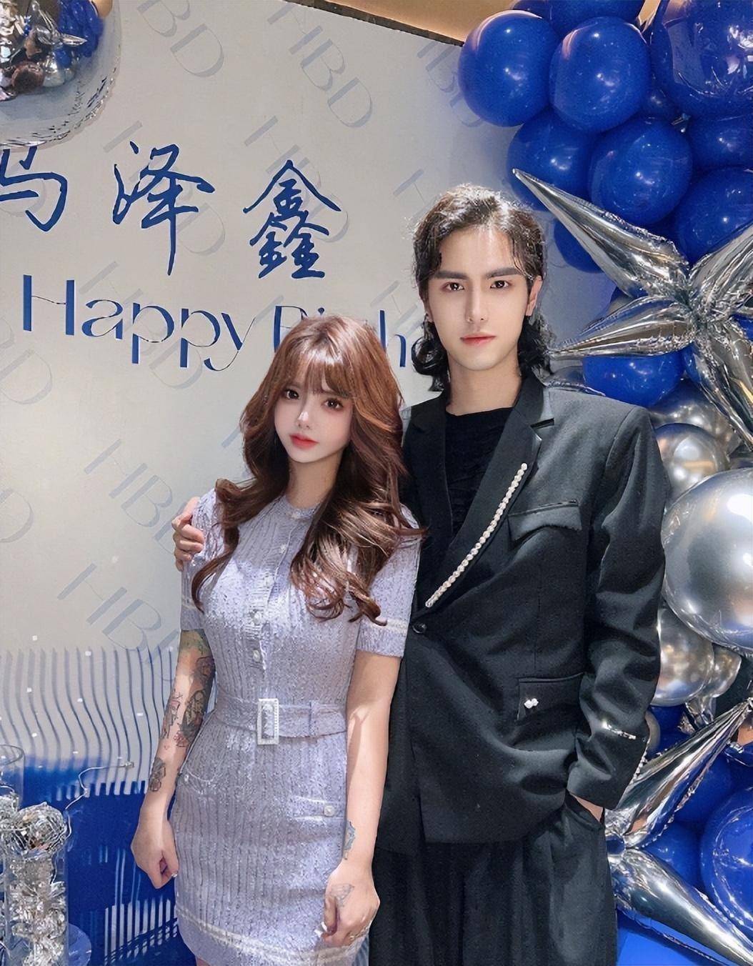 24岁网红韩安冉四婚,陪嫁豪车豪宅价值上亿!19岁老公被嘲愣头青