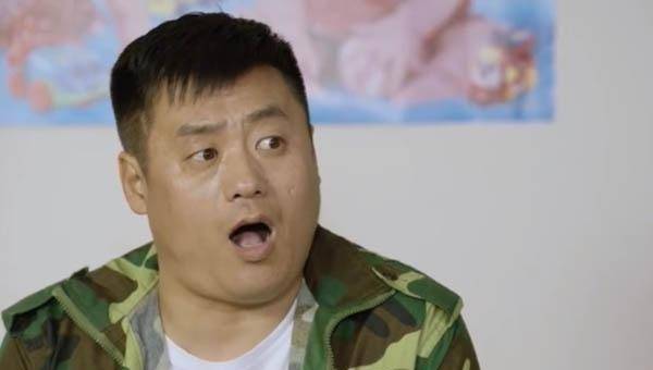 乡村爱情11:最会做人的是他,一鸡两吃换了三波人,还收获了美名_宋晓峰