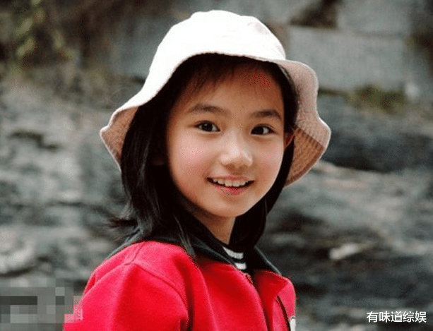 她是娱乐圈唯一考入清华的童星,也是清华校花,才华与美貌并存_叶子