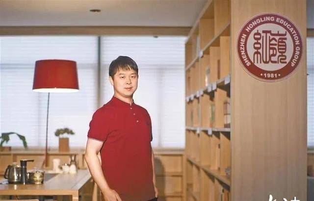 深圳守"阅"人曾坤:三尺讲台诵古典,天地山水育桃李_古诗词_古典文学_