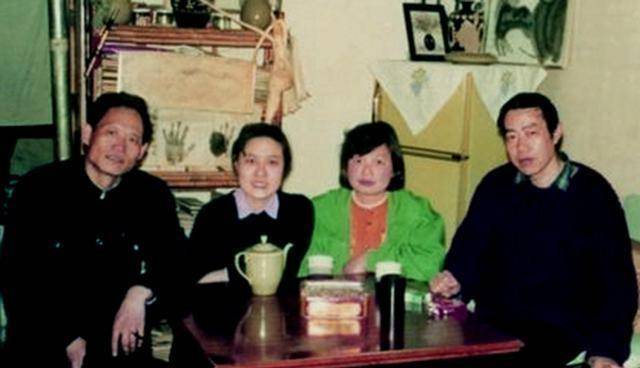 贾平凹前妻威武，仅怀疑贾平凹“精神偷欢”，就悍然离婚-贾平凹有几任妻子