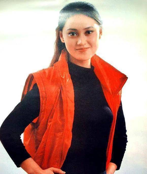 她主演《庭院深深》成名,百花影后,三段恋情,第一任丈夫张学津_宋佳