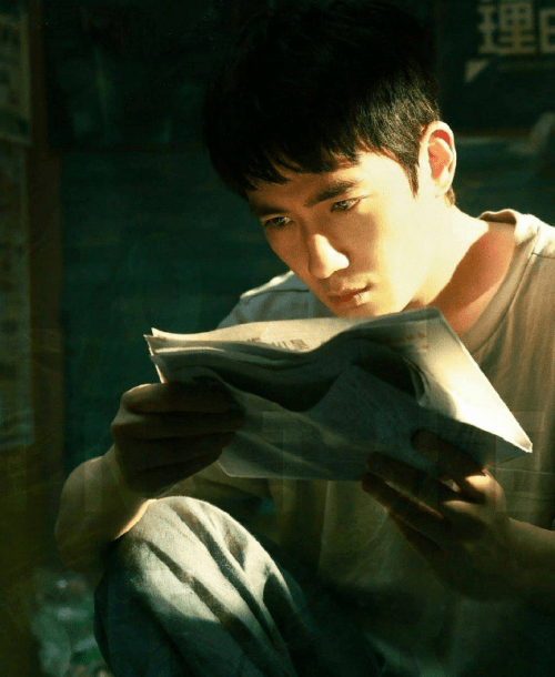 "朱一龙成20亿票房男主"人民日报崔斌:好剧本,好演员!_电影_网络