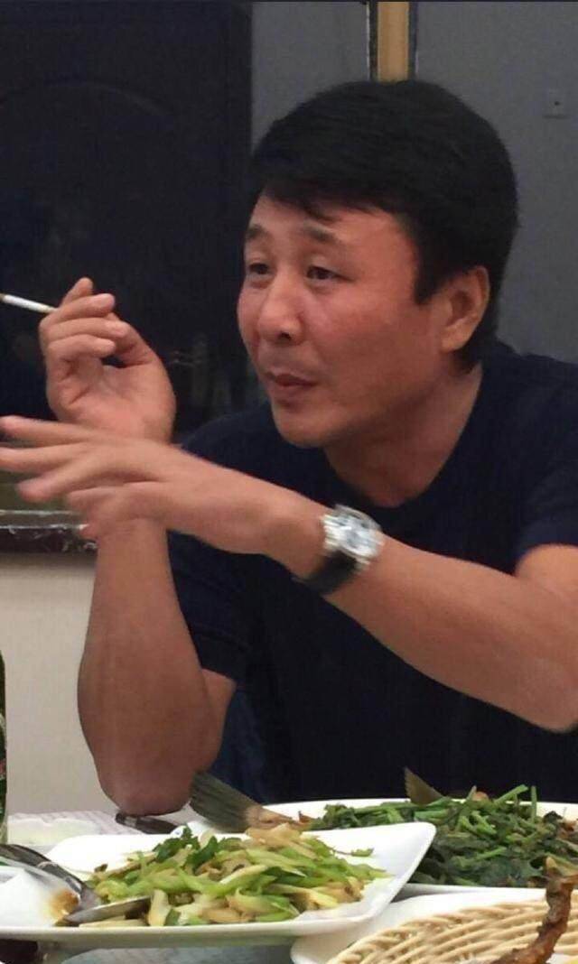 王楠老公生气了穿西服的领导,能不能研究点儿防雾霾的药?