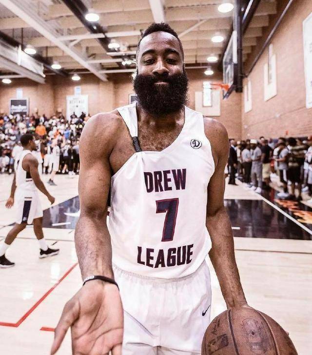 刷新认知,这才是哈登该有的身材_肌肉_球迷_赛季