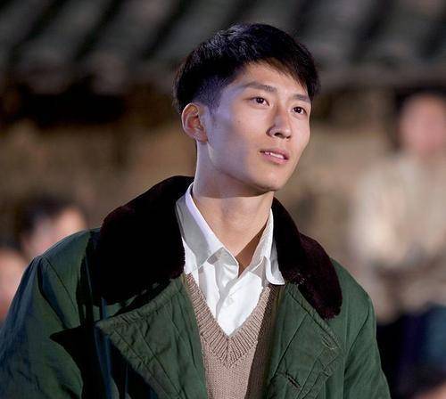 张艺兴:我没化妆,彭昱畅:我也没化妆,宋亚轩:不信不信_窦骁_陈学冬