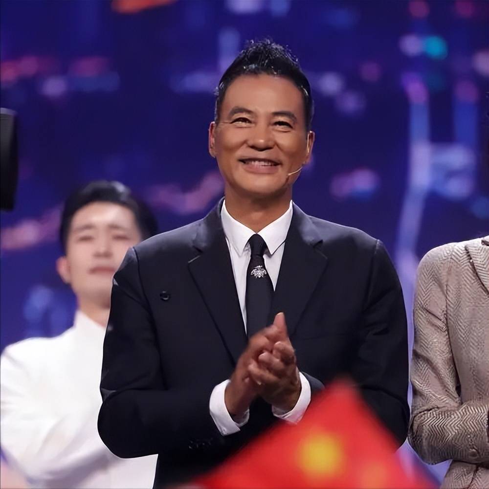 大湾区电影音乐晚会这一夜,将内娱的"悲哀"现状,展露无遗_华晨宇_网友