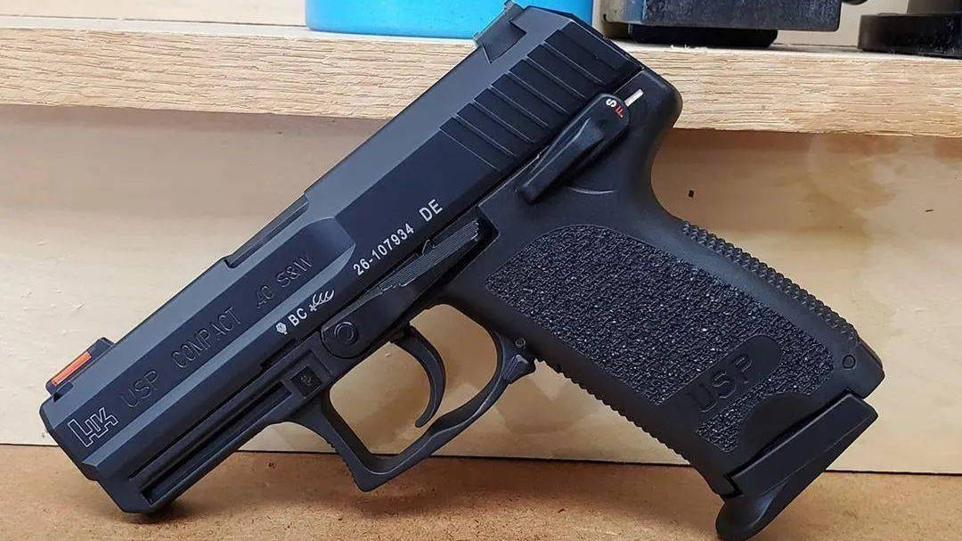 第三款:黑克勒和科赫usp手枪p320是瑞士西格绍尔公司研制的一款模块化