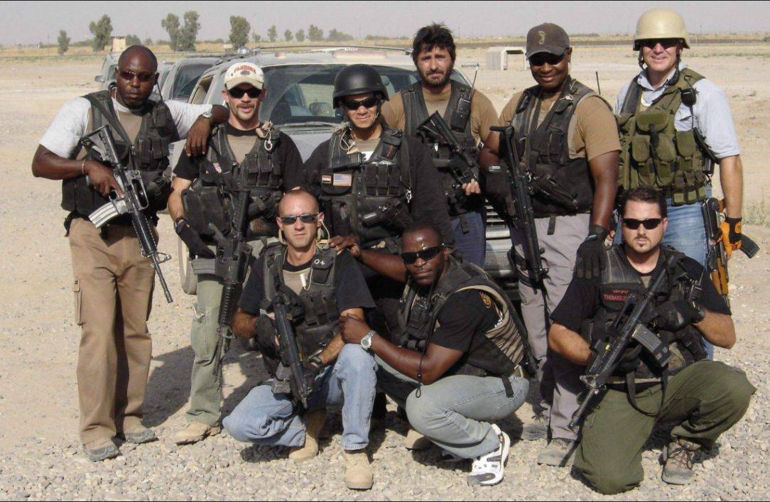 瓦格纳,美国黑水公司那类的雇佣军则是"pmc",属于"私人军事承包商"