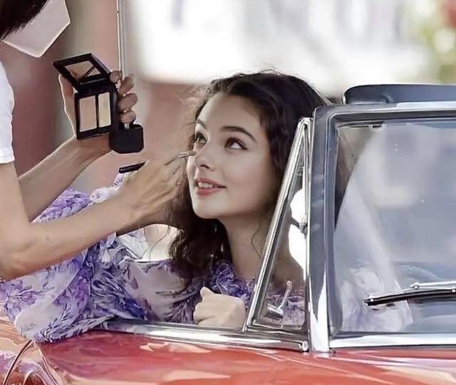 莫妮卡17岁女儿遗传逆天神颜,辛迪克劳馥的女儿很叛逆_戴娃_文森特