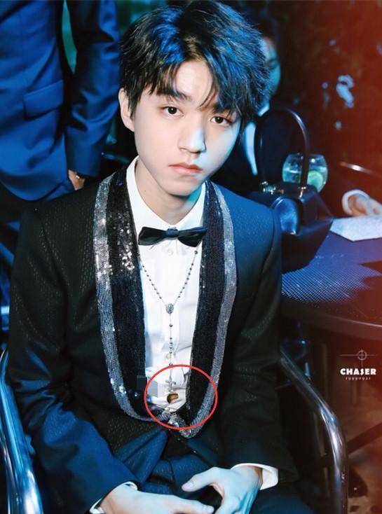 杨洋的脚,易烊千玺的手,蔡徐坤的胸肌,粉丝现在都不看脸了_王俊凯