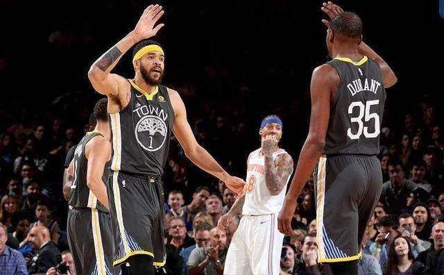 尼克斯后卫拜佛点飞杜兰特,上篮得分!勇士真核被耍_伯克_比赛_巨头