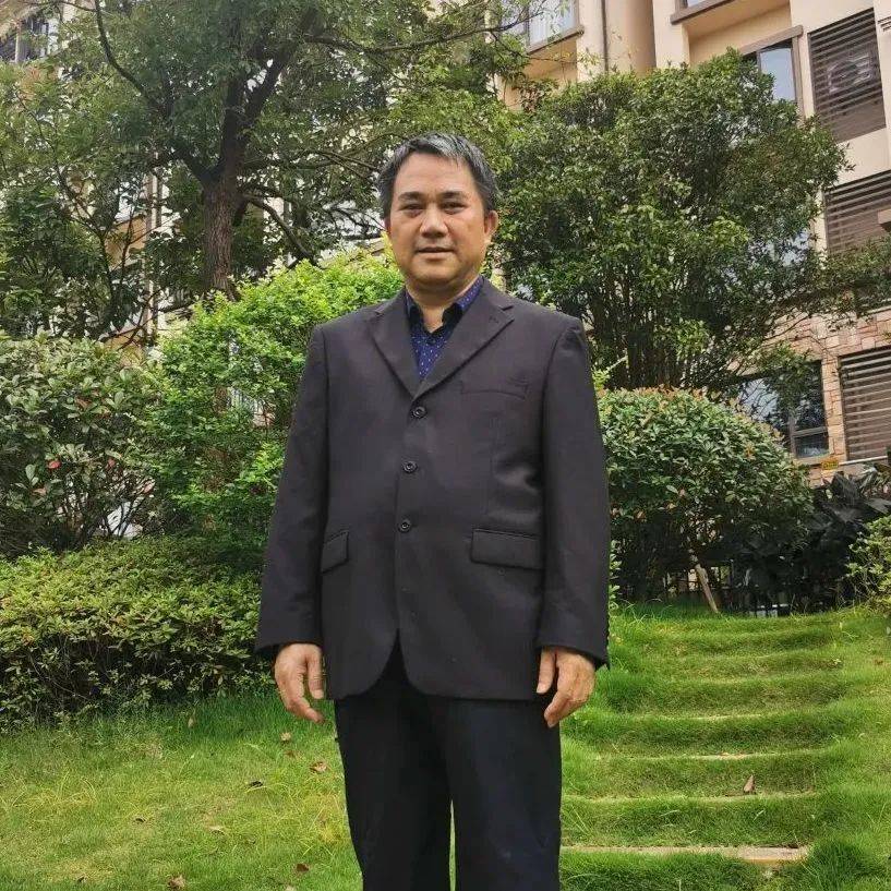 成效卓著,高考教学成绩多次名列广西第一,先后培养了黄云昊,范洪源,韦