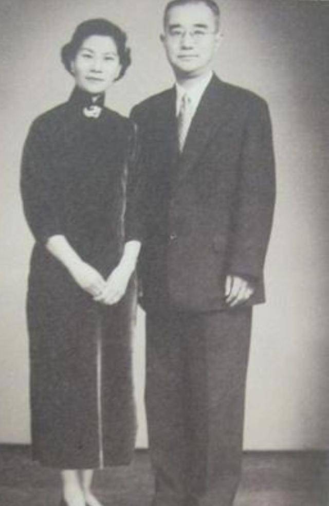 民国大才子娶白富美,拿着老婆的钱,去养其他女人,老婆直接离婚_吴弱男