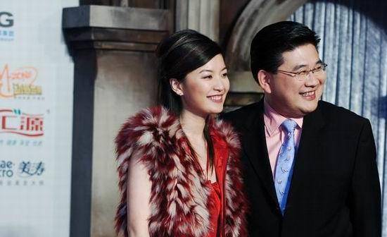 陈蓉4岁还不会说话,却成为了一名主持人,她的双胞胎女儿好可爱_上海