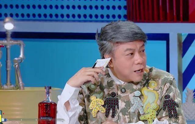 柳岩"控诉"前男友,突然现身爸爸追悼会险哭晕,他不是大猪蹄子_男人