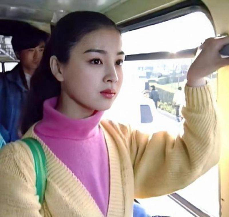 是月亮》《汉宫飞燕》,清纯美丽,却为何远离影视圈_赵明明_年代_电视