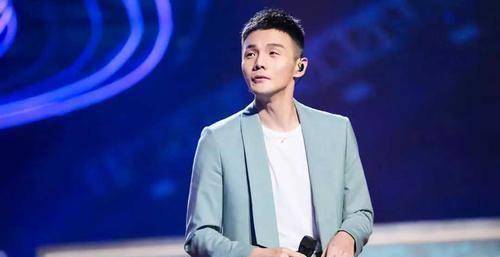 李荣浩发新歌却被质疑趁热度,怒怼:猪与猪食!情商堪忧?