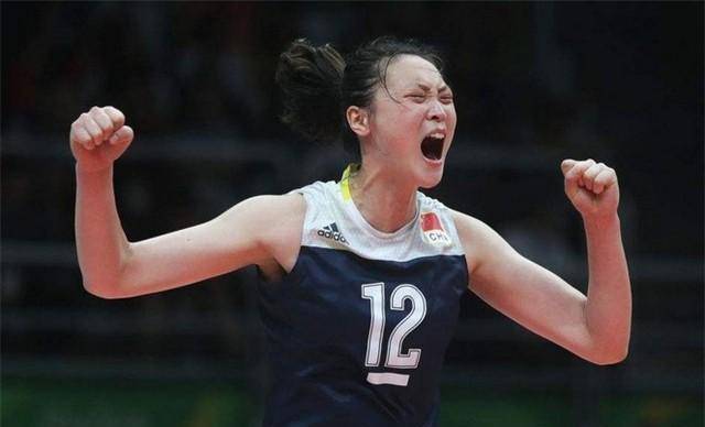 排球女将惠若琪,嫁矮个博士丈夫,婚礼上郎平落泪送祝福_中国队_母亲