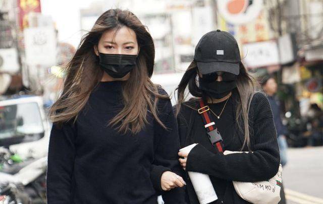 高以翔灵堂今日为粉丝开放悼念粉丝折千只纸鹤泪别偶像_神色_众人