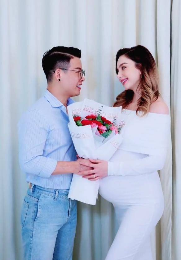 凯诺梦露夫妇官宣生子,光坐月子就花13万,看到评论区笑出声_宝宝_网友