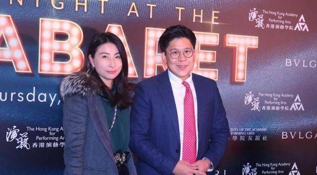 结婚10年,郭晶晶不是一点点"接地气"_霍启刚_运动衣_活动