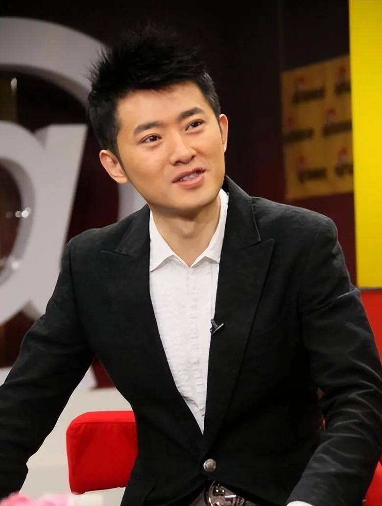 事实上,任泉现在的身份已经不再是单纯的明星,而是驰骋商界的大老板.