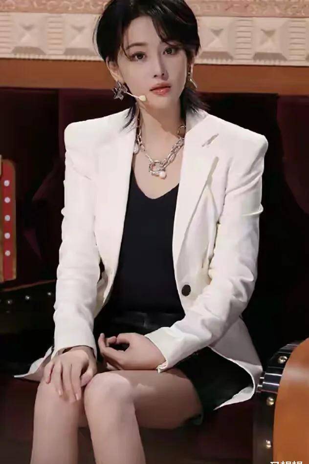 "黑料之王"张馨予的成名经历,和她身后的男人_吴卓羲_李晨_机会