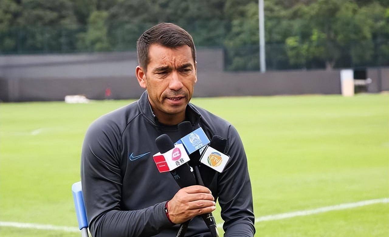 前北京国安主帅施密特创造欧冠奇迹!为什么以前的气候不可接受?