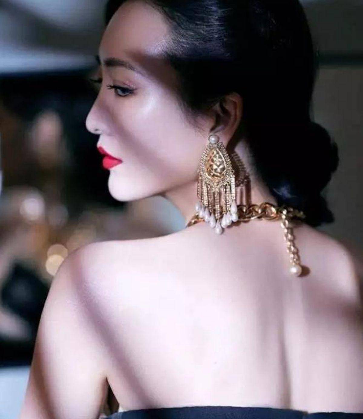 王鸥摄影"真大胆",内衣前卫时尚,女人味藏不住_方式_风格_照片