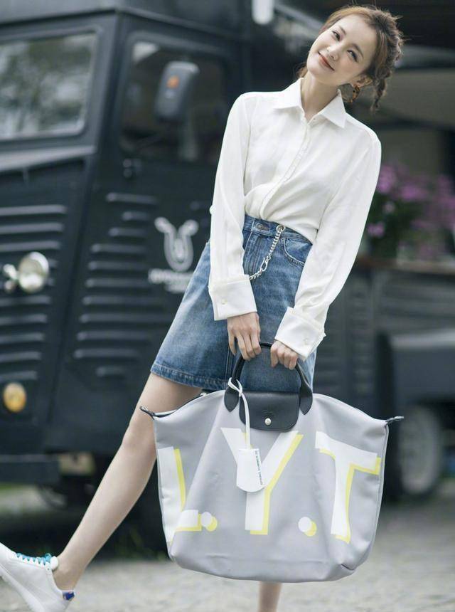 看了李一桐的夏日style,我爱上了丸子头