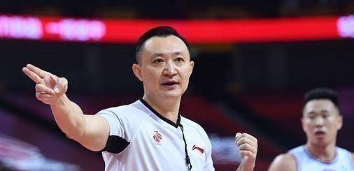 由cba六名专职裁判想到中超联赛五名职业化主裁判_争议_赛季_中国