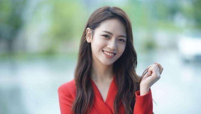 王源新歌质感高级,二次搭档mv女主黄思瑞,演感情戏