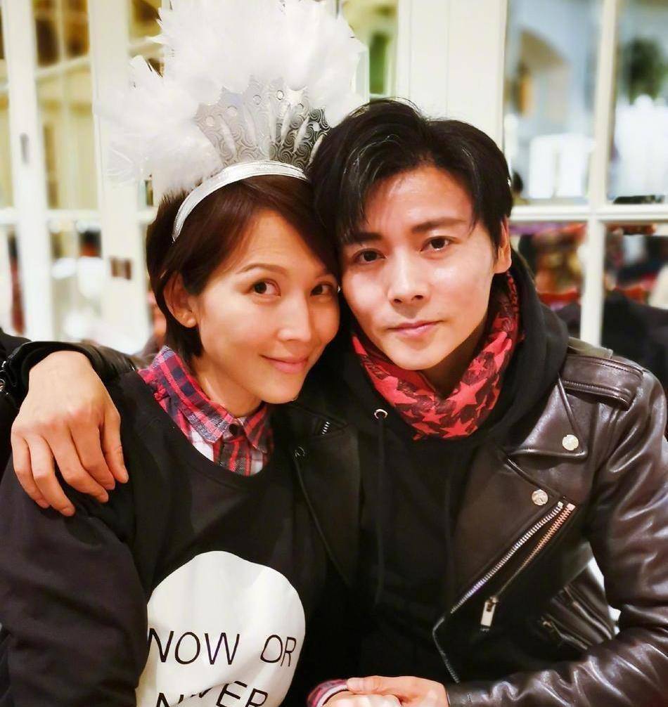 演员蔡少芬:嫁重庆小丈夫,婚后连生三胎,如今一家五口其乐融融_刘銮雄