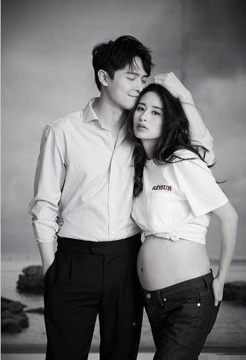 颖儿首次为老公付辛博和女儿庆生,网友:单身狗彻底被甜虐了_爸爸_满月