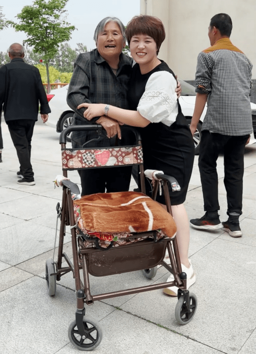 去细纹眼霜排行榜_黑眼圈去黑眼圈最有效的方法,黑眼圈很重怎么办,黑眼圈怎么去...(2)