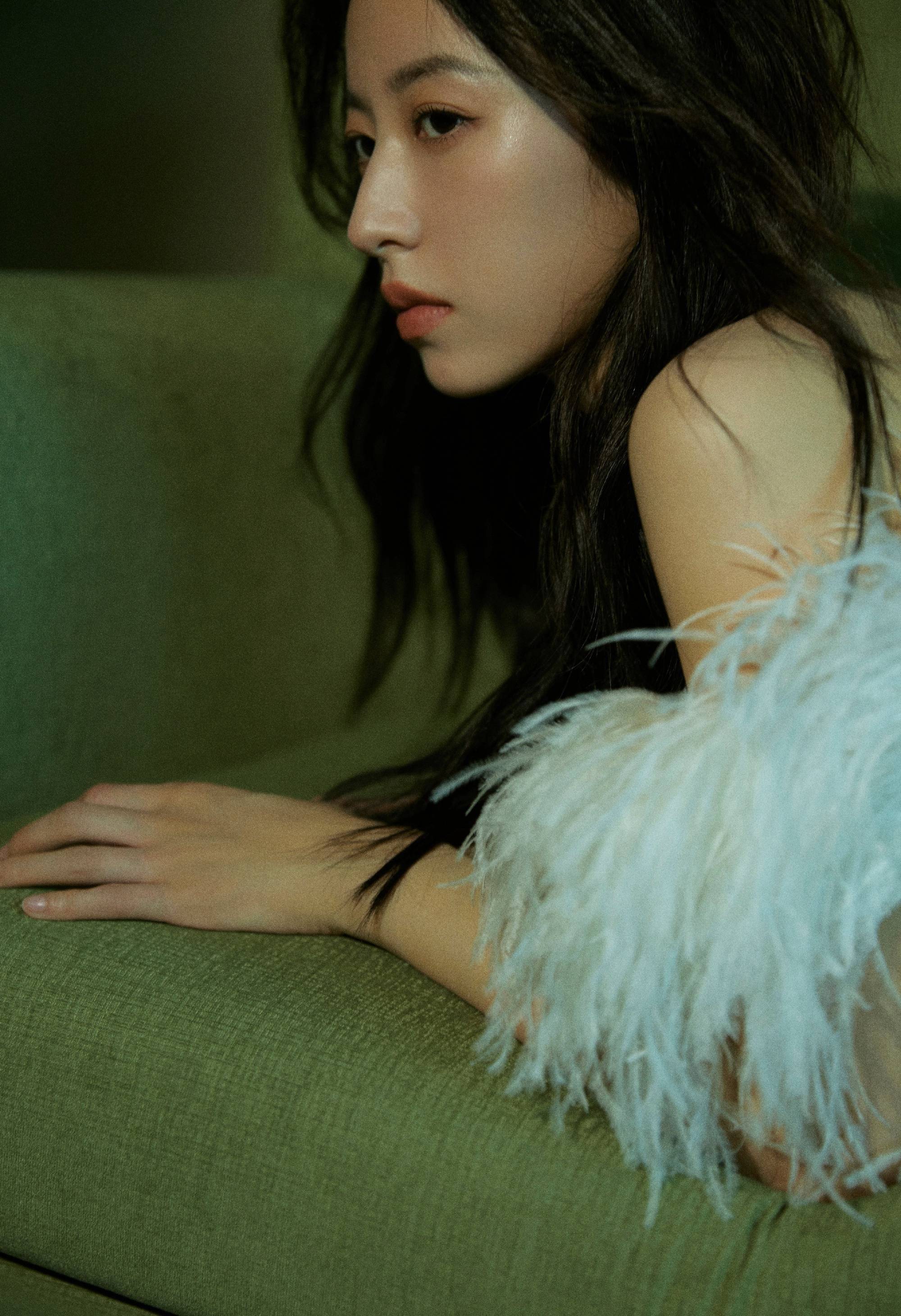 周雨彤灵感跳跃创意凝结充盈漫游时尚写真_魅力_风采_大片