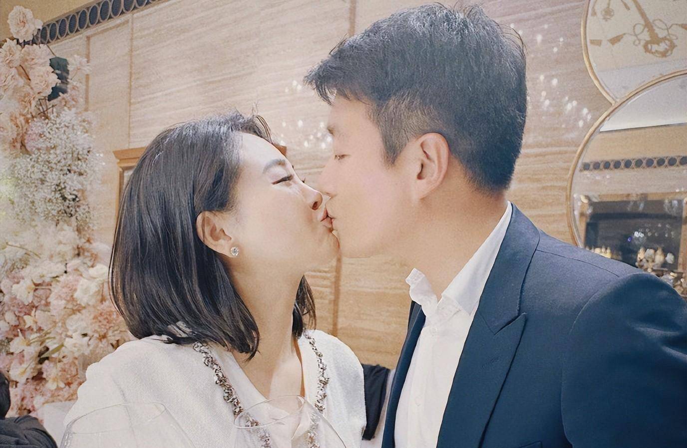 佟大为与关悦当众亲吻,结婚十年,老夫老妻比小两口还累_夫妻_陈建斌