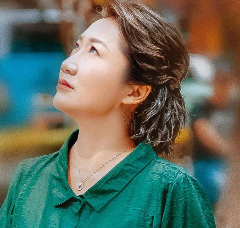 郭虹:曾凭电影《无人区》出圈,53岁不婚不孕,老母亲是她最坚强的后盾