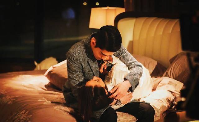 张翰和张钧甯甜蜜吻戏令人质疑!网友:你们这样做真的好吗?