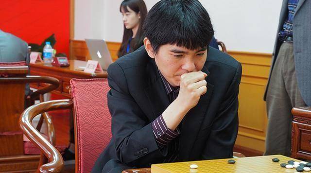 李世石告別棋壇:12歲出道36歲退役,對阿爾法狗出驚世一招_圍棋_古力