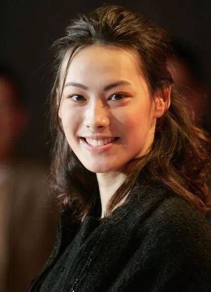 因长得漂亮,被富商盯上"点名要娶",结果生完孩子就被分手_梁洛施