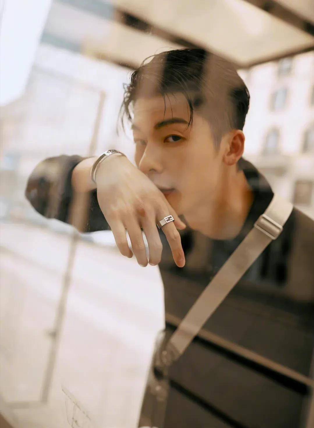 此外,偶像歌手宋雨绮与程潇,肖战与陈立农,刘诗诗,曾黎等也受邀出席.