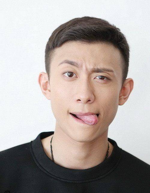 张一山未受"下线叫停"风波影响,微博晒搞怪合影_损失_表情_人气
