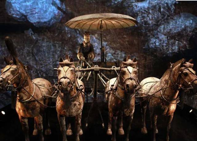 专家结合史料和相关研究,认定这是一辆"辒辌车",并认为它应该是秦始皇