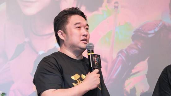 还有爆款网综《偶像练习生》,华晨宇的音乐制作人郑楠老师,他亲自