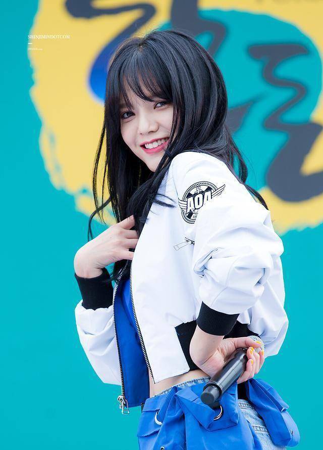 之后fnc为了挽回声誉,让申智珉带着aoa的全部成员去