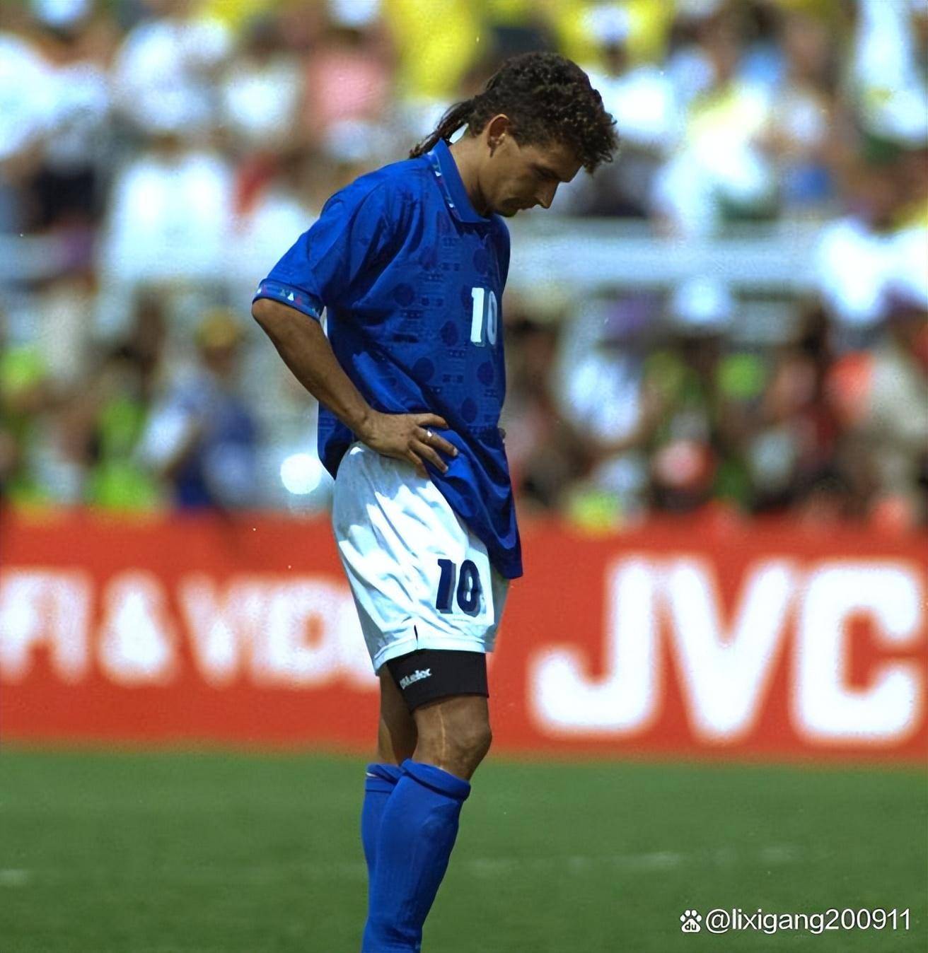 巴乔:忧郁王子,意甲最后技术大师,世界杯射失点球一幕让人动容_比赛