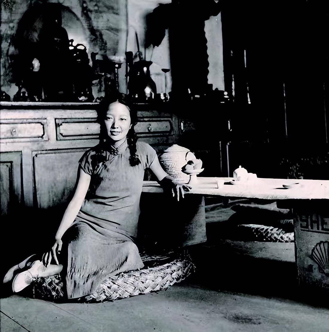 苦恋女神多年未果,45岁的卞之琳另娶他人,重逢已是古稀之年_张充